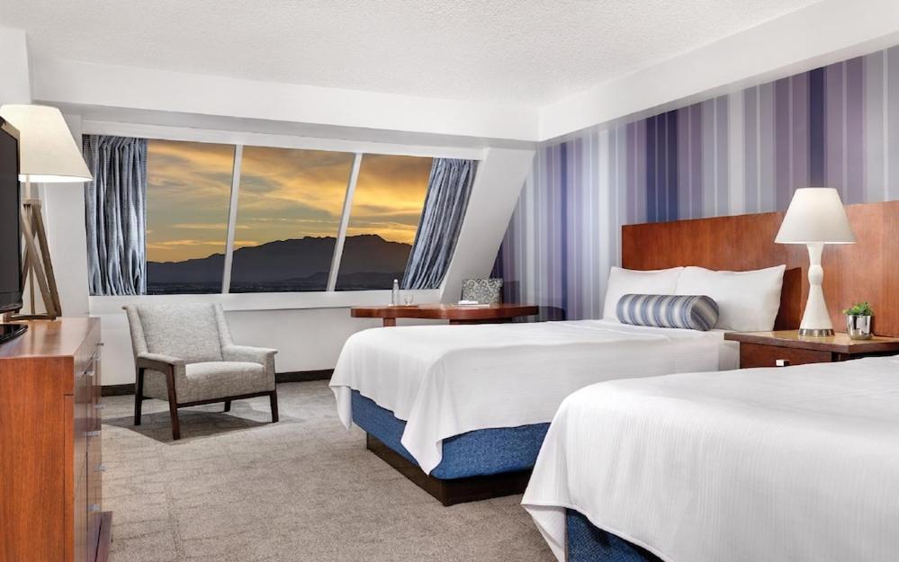 Luxor Hotel & Casino By Suiteness Las Vegas Esterno foto