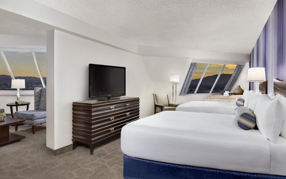 Luxor Hotel & Casino By Suiteness Las Vegas Esterno foto