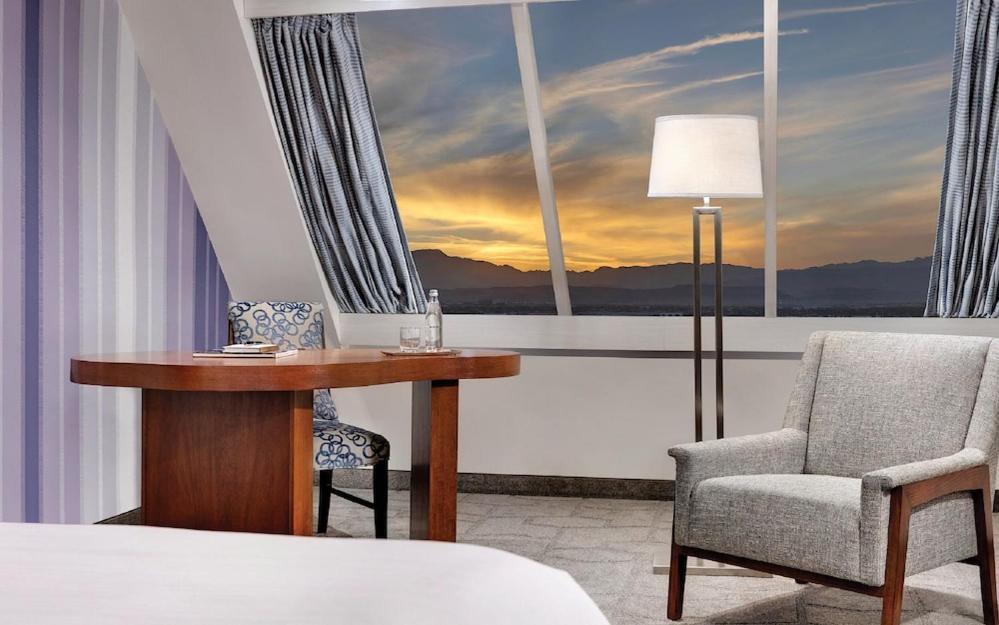 Luxor Hotel & Casino By Suiteness Las Vegas Esterno foto