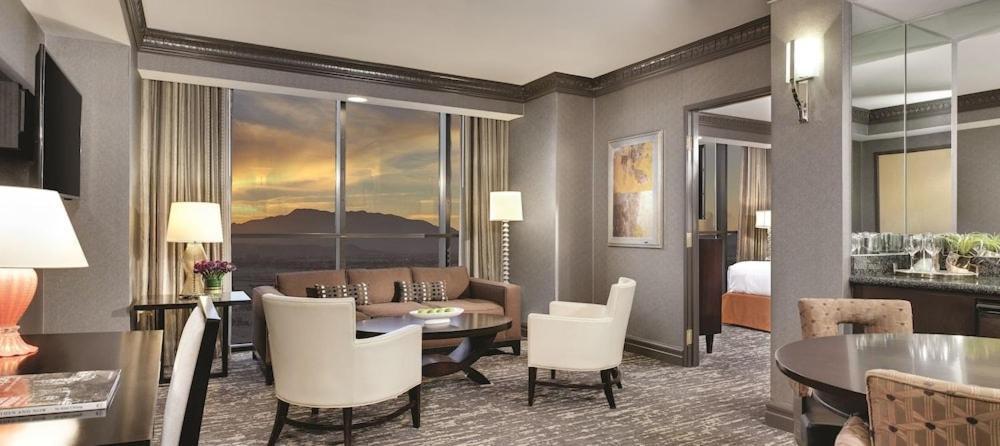 Luxor Hotel & Casino By Suiteness Las Vegas Esterno foto